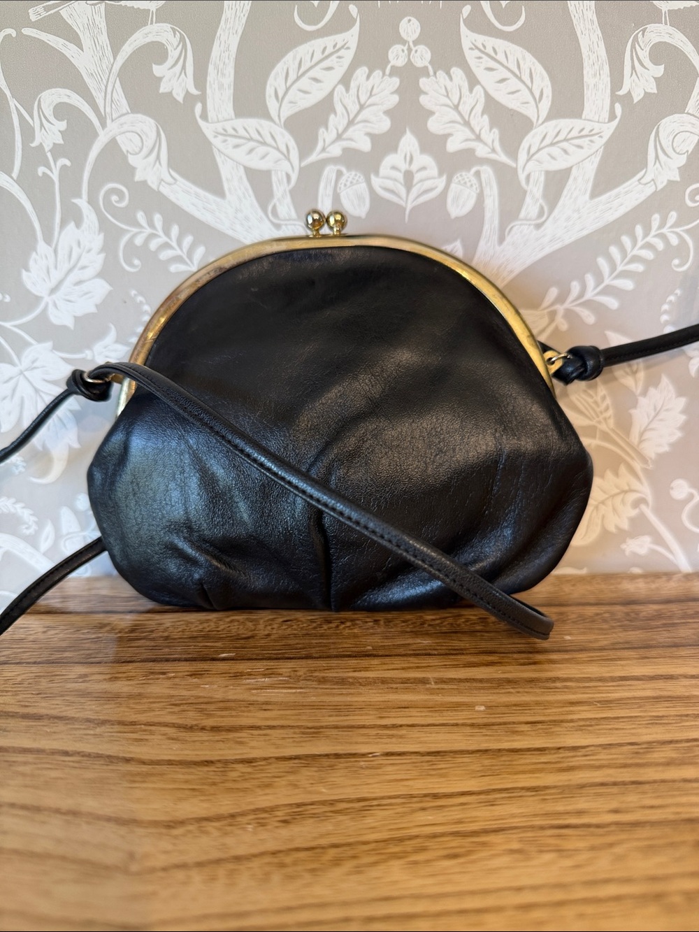 St Thomas Vintage Leather Kisslock Evening Bag Shoulder or Crossbody Black Gold